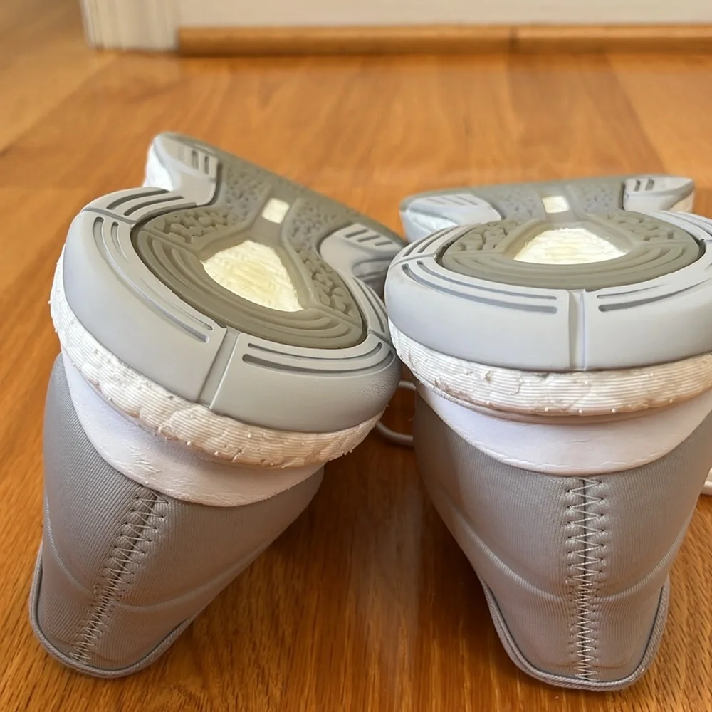 Adidas Volleyball Shoes White Size 6.5 6 1/2 - Picture 5 of 7